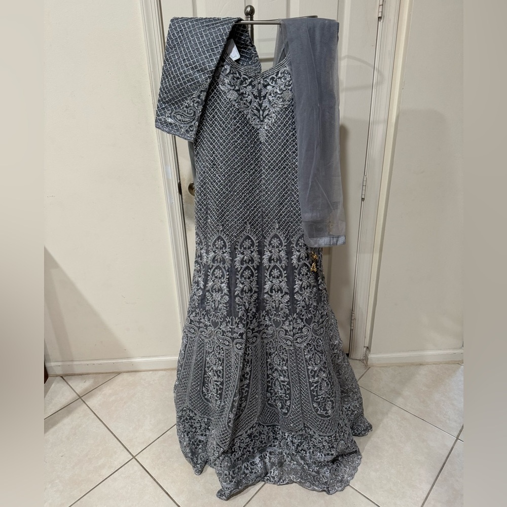 Silver Indian/Pakistani Salwar Kameez Indian Dress